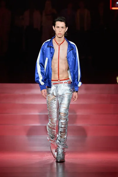 Look 30